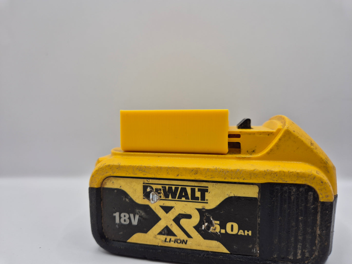 Power Rack Slide Battery Mount for DeWalt XR 18v Batteries